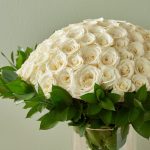 101 White Roses In Glass Vase - Image 2