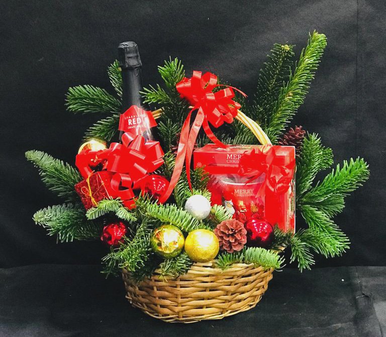 Christmas Hamper Basket | Free Delivery | Carmel Flowers